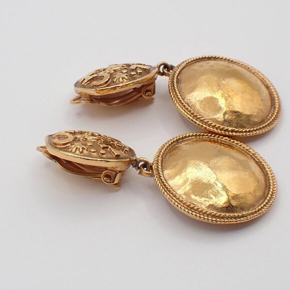 CHANEL Logo Lion Drop Earrings 23 Clip-On Gold France Vintage 82KB357 - Picture 3 of 12